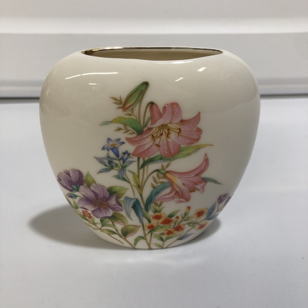 Spring Fantasy Flambro‎ Imports Bone China Floral Gold Trim Vase (4x4x1) Japan